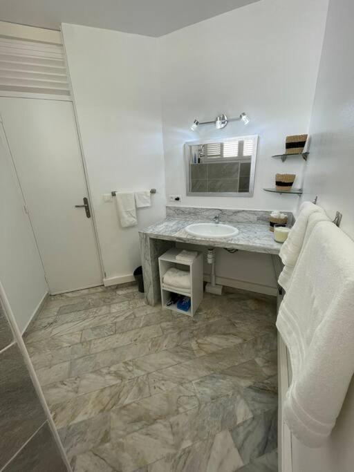 Appart Adorable Proche De La Baie Orientale, Idolem Residence Unite 2 - 57 Rue Du Mont Vernon 1 퀼드삭 외부 사진